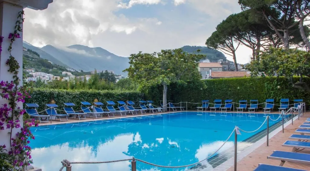 Pool, Giordano, Naples