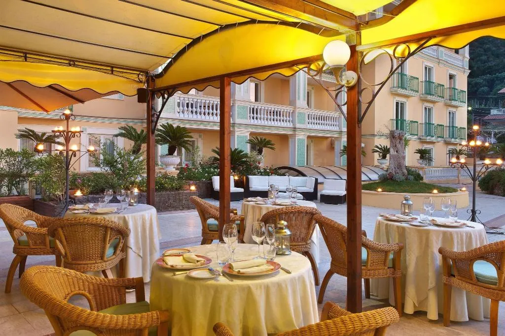 Terrace, Grand Hotel La Pace, Naples