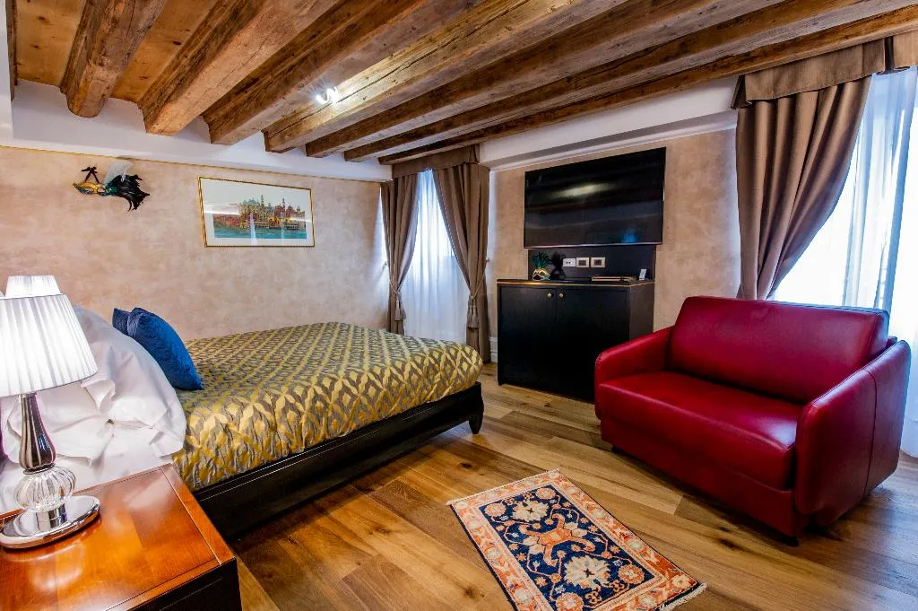 DOUBLE SUPERIOR Room, EGO' Residence Venice, Venice