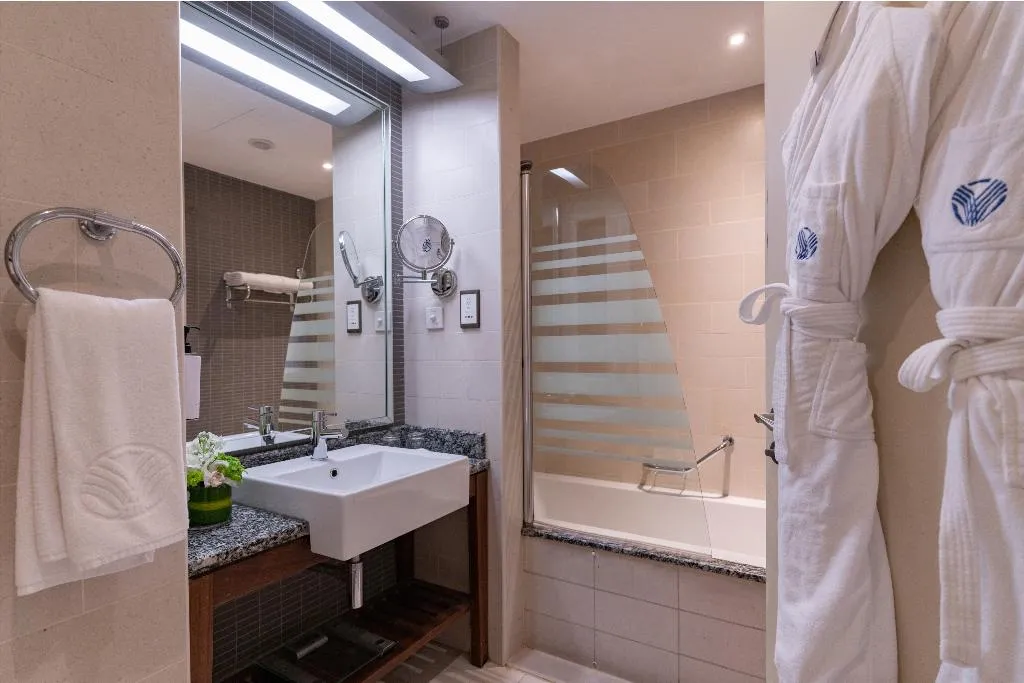 TWIN SEA VIEW Room, Amwaj Rotana-Jumeirah Beach, Dubai