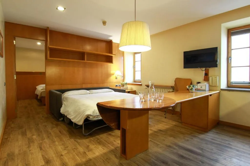 APARTMENT LAKE VIEW Room, Vall De Nuria Apartamentos, Costa Brava