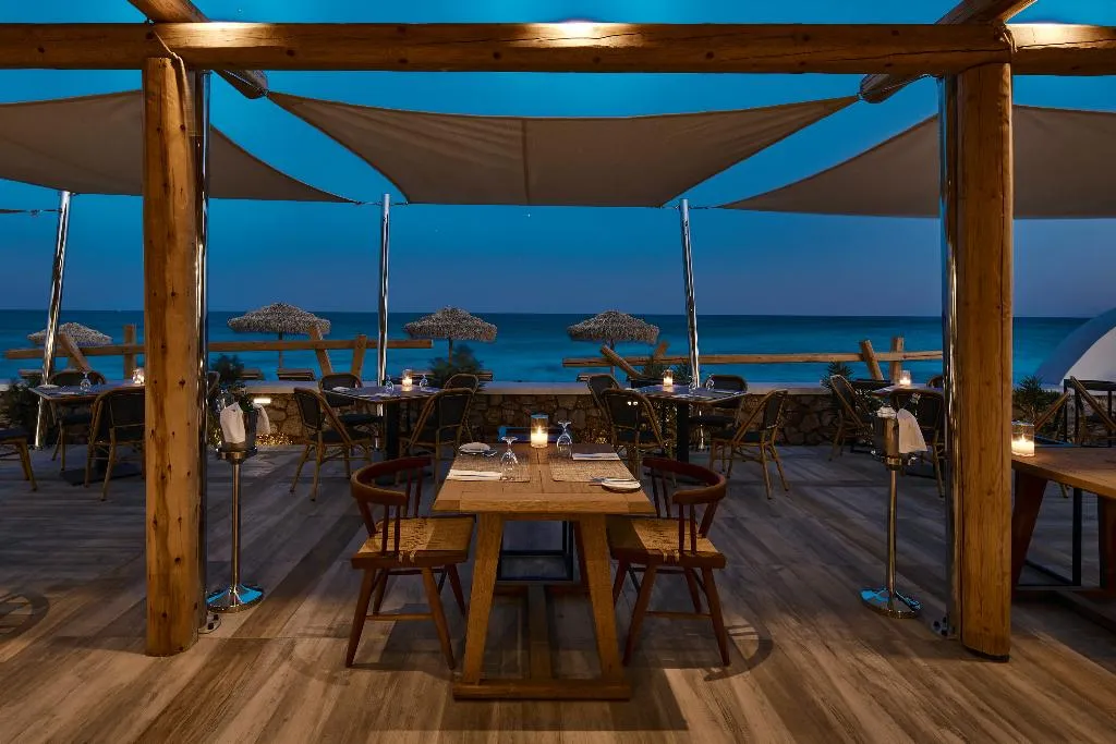 Restaurant, Sea Breeze Santorini Beach Resort, Curio Collectio, Santorini