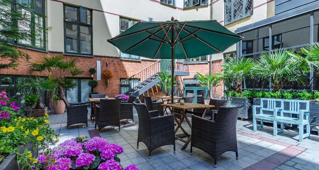 Terrace, Best Western Plus Hotel Hebron, Copenhagen