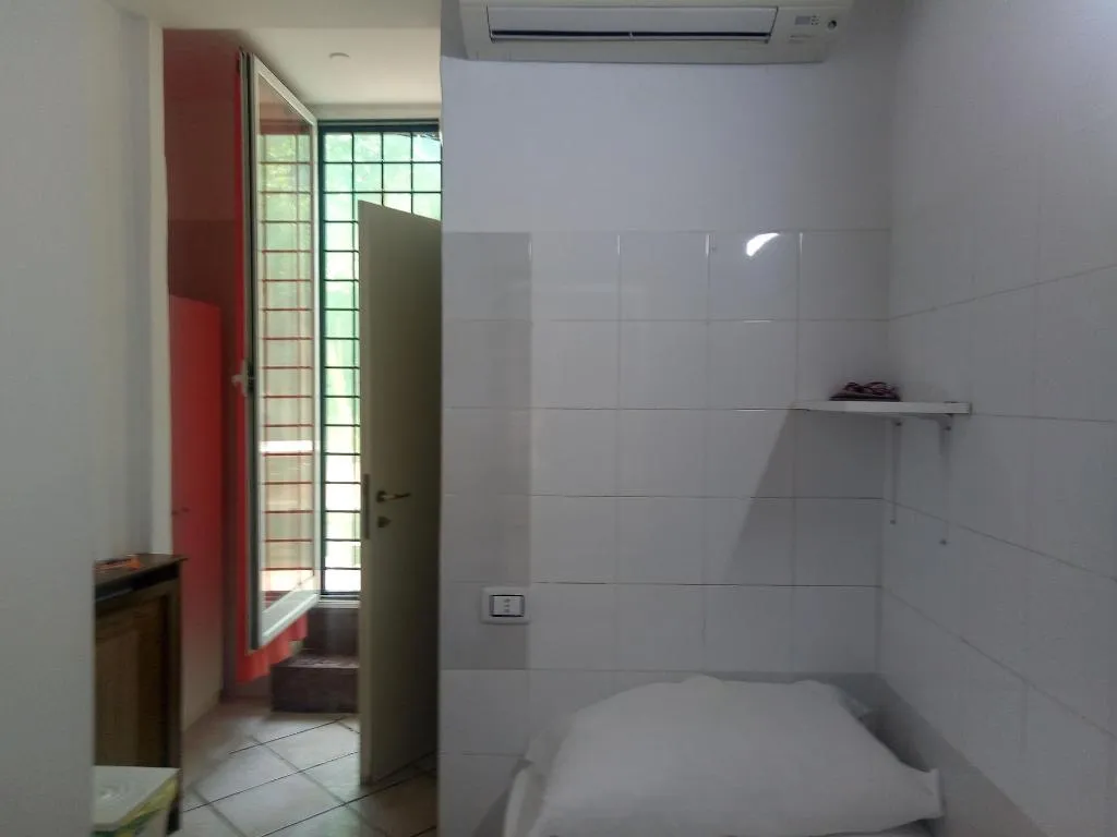 Room, Roma Hotel Srls, Naples