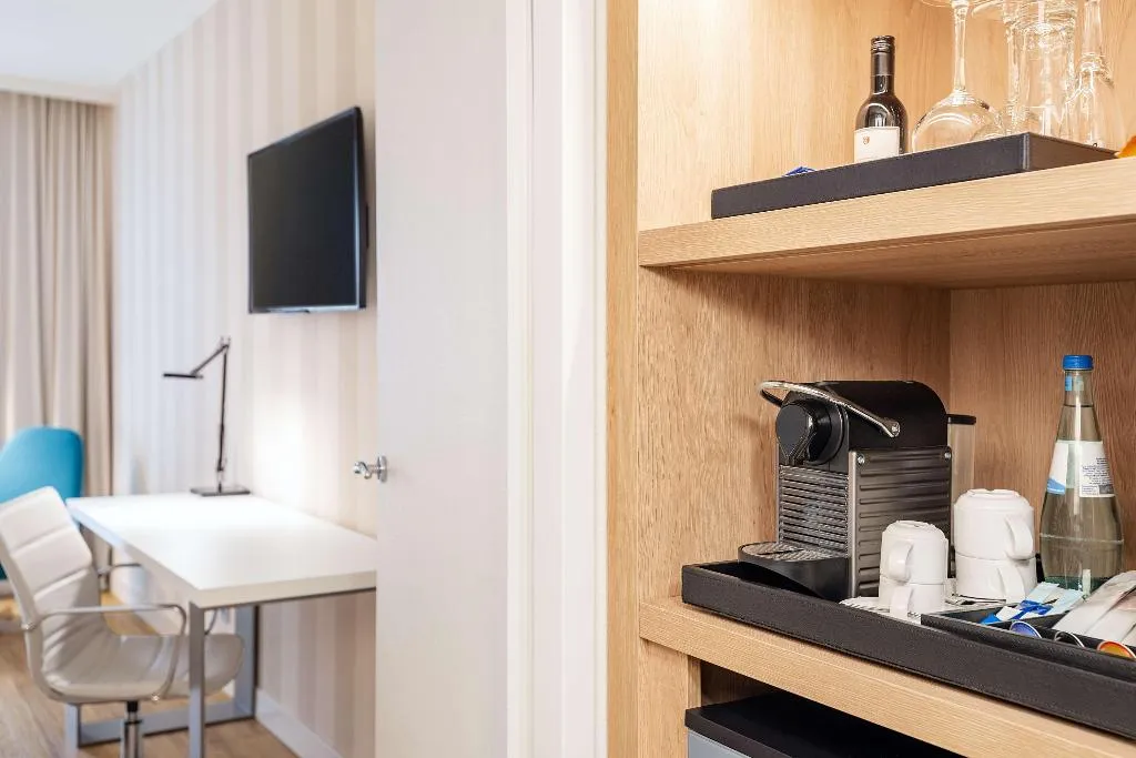DOUBLE SUPERIOR Room, NH Berlin Alexanderplatz, Berlin