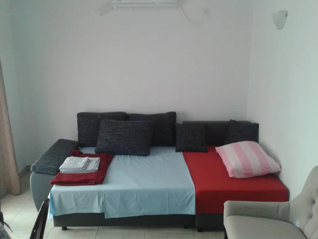 APARTMENT WITH BALCONY Room, House Perone, Dubrovnik