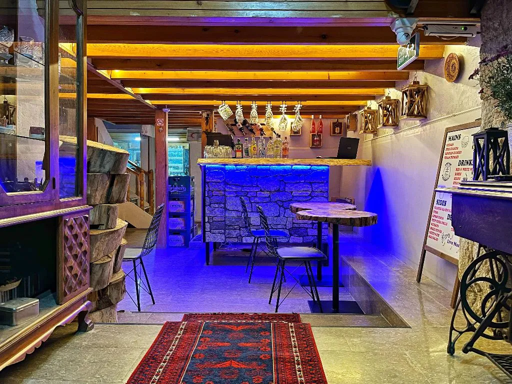 Lobby, Eolya Konukevi, Izmir
