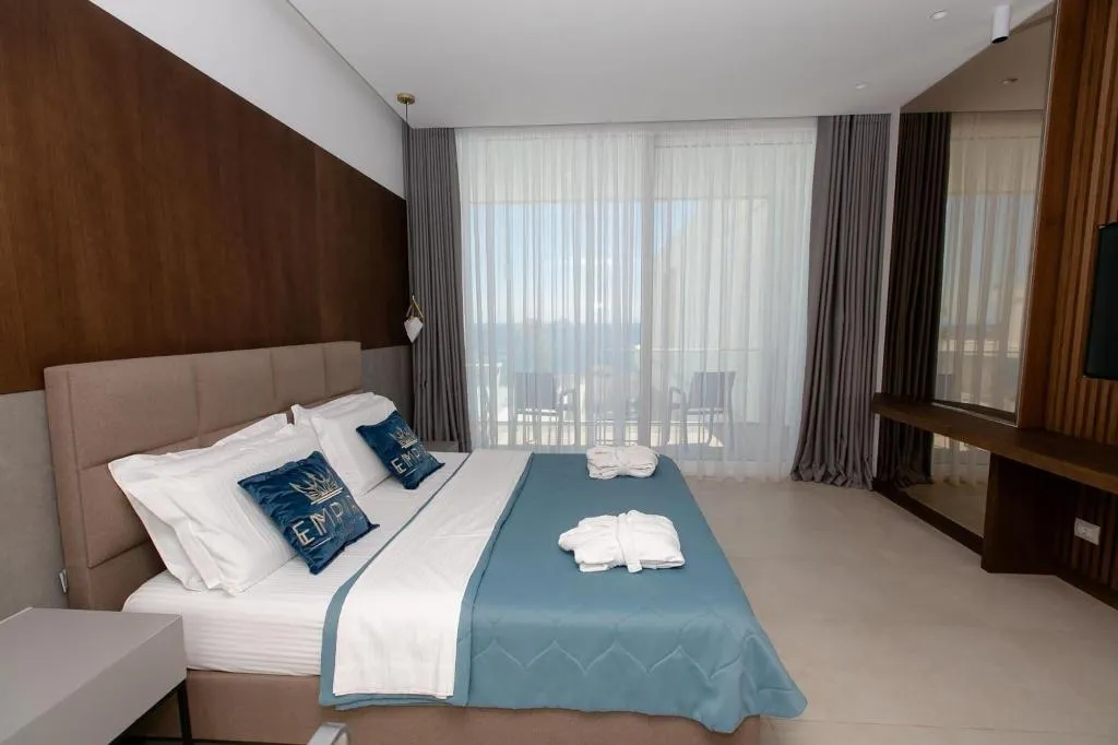 Room, Empire Beach Resort, Kavaje