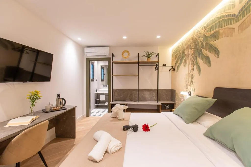 JUNIOR SUITE SUPERIOR KING BED Room, Boutique Rooms Playa Burriana, Costa Del Sol