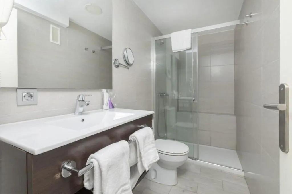 Room, Sand Beach Apartments, Majorca