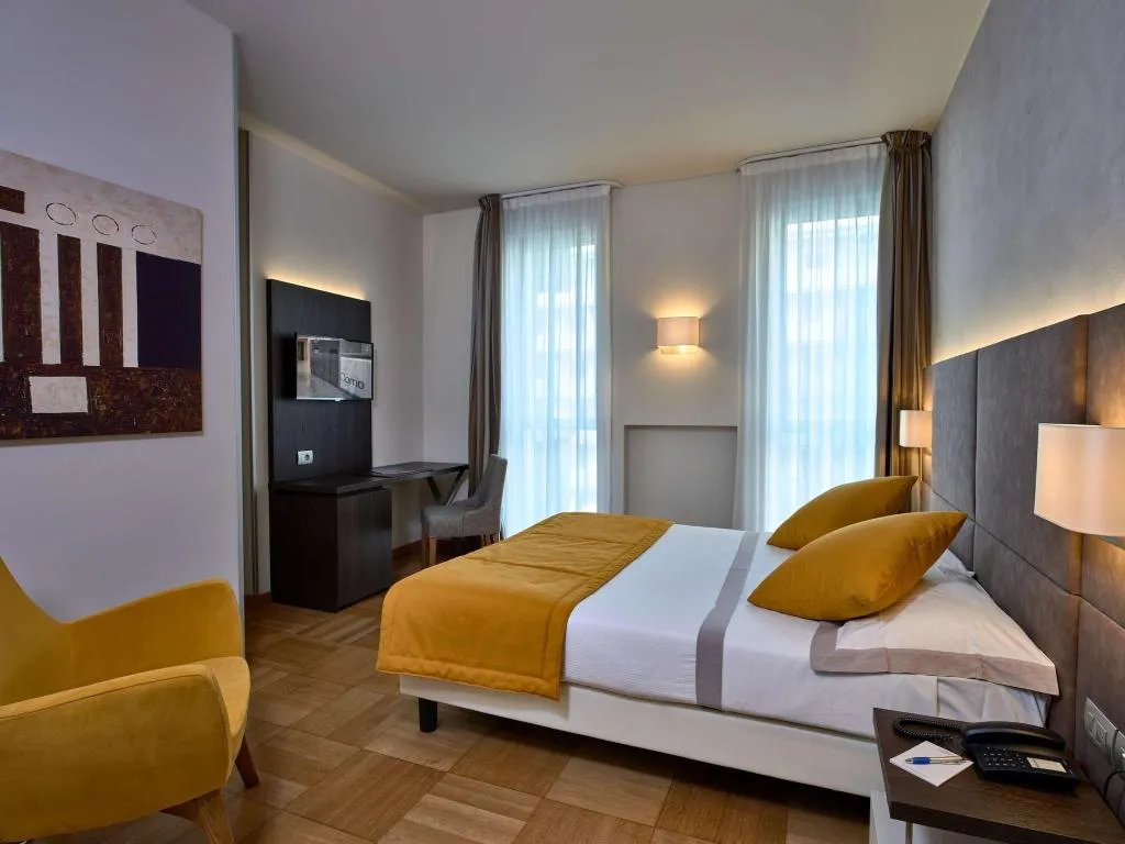 QUADRUPLE STANDARD Room, Hotel Como, Milan