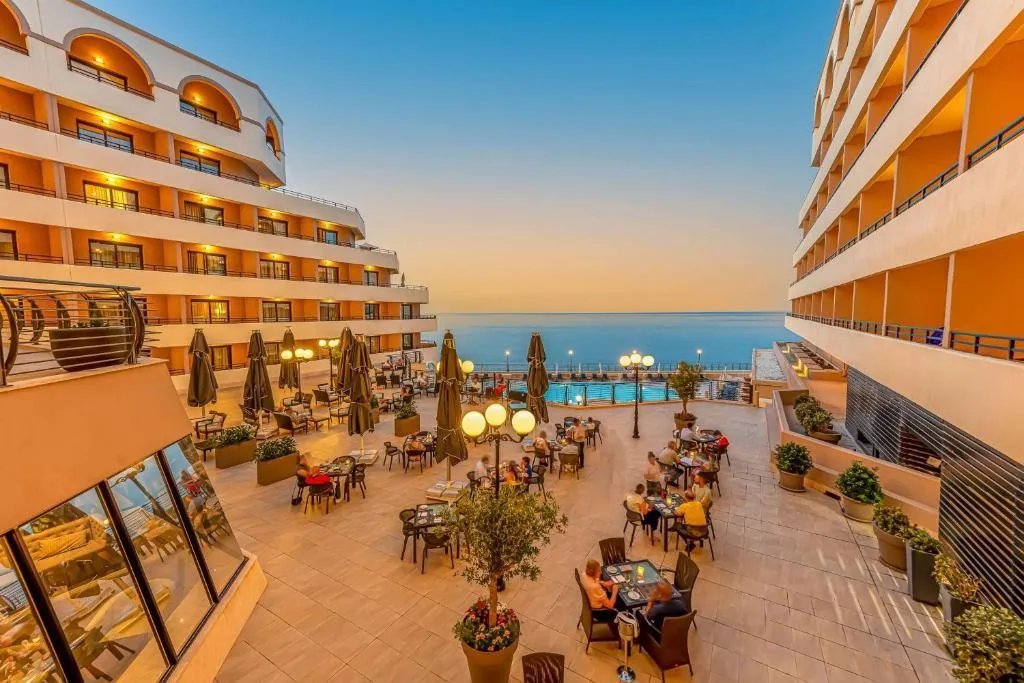 Restaurant, Radisson Blu Resort, Malta St. Julians, Malta