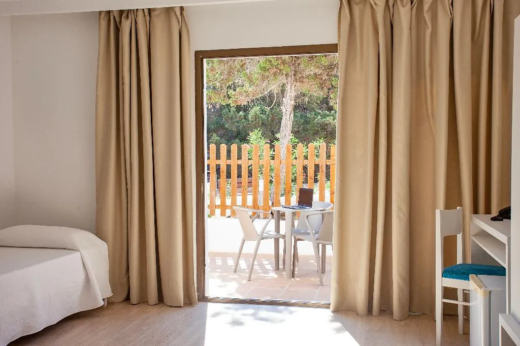 QUADRUPLE STANDARD Room, Hotel Rosales Formentera, Ibiza