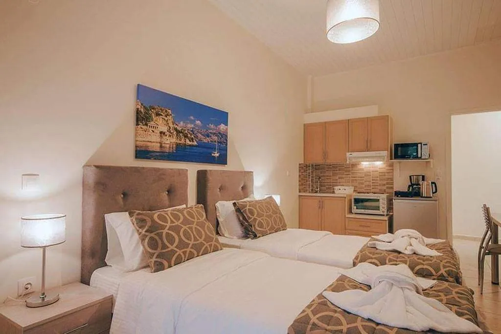 STUDIO DELUXE POOL VIEW Room, Bella De Lux Apts, Corfu