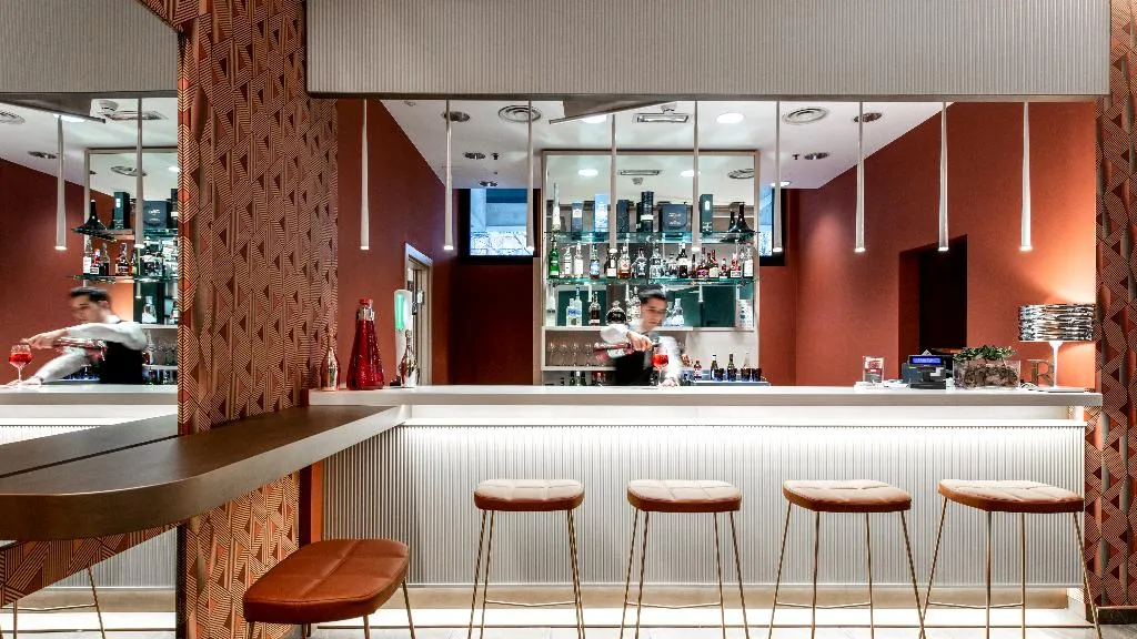 Bar, Ramada Plaza Milano Hotel, Milan