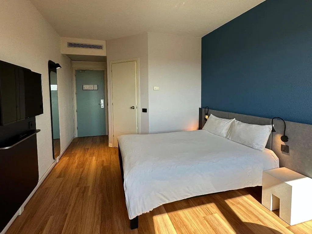 DOUBLE WITH DOUBLE BED Room, Ibis Roma Fiera, Rome