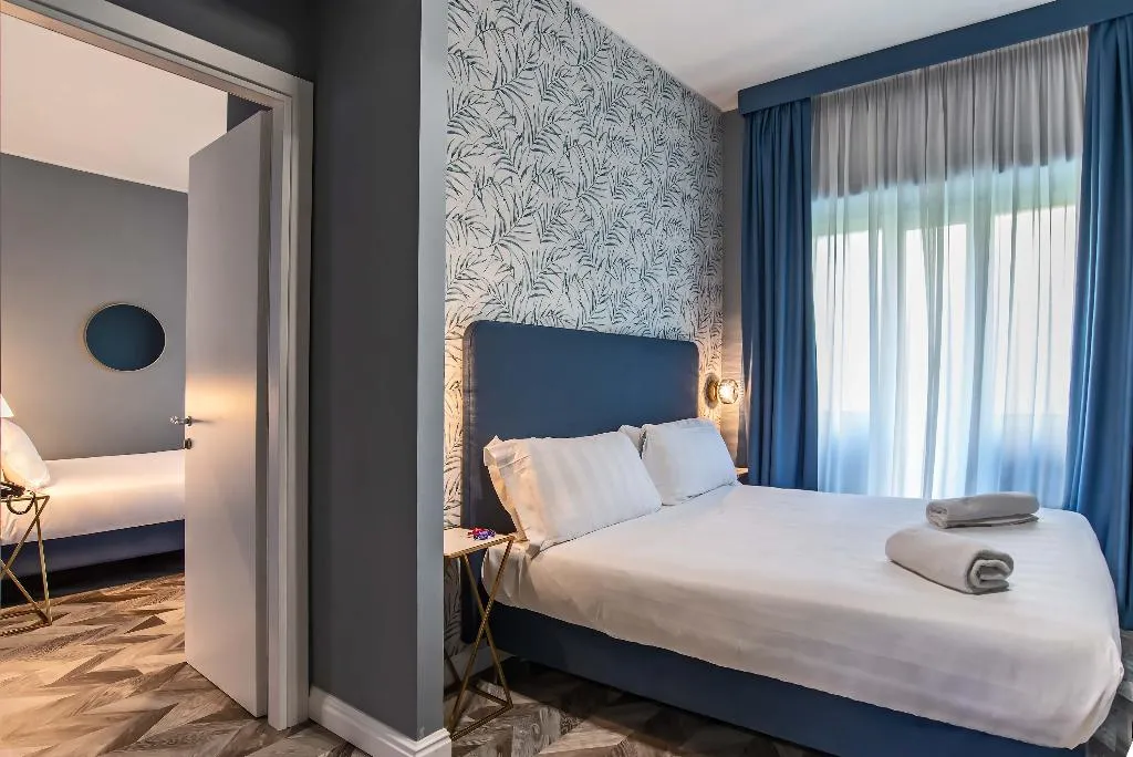 FAMILY ROOM STANDARD Room, Bloom Hotel Roma, Rome