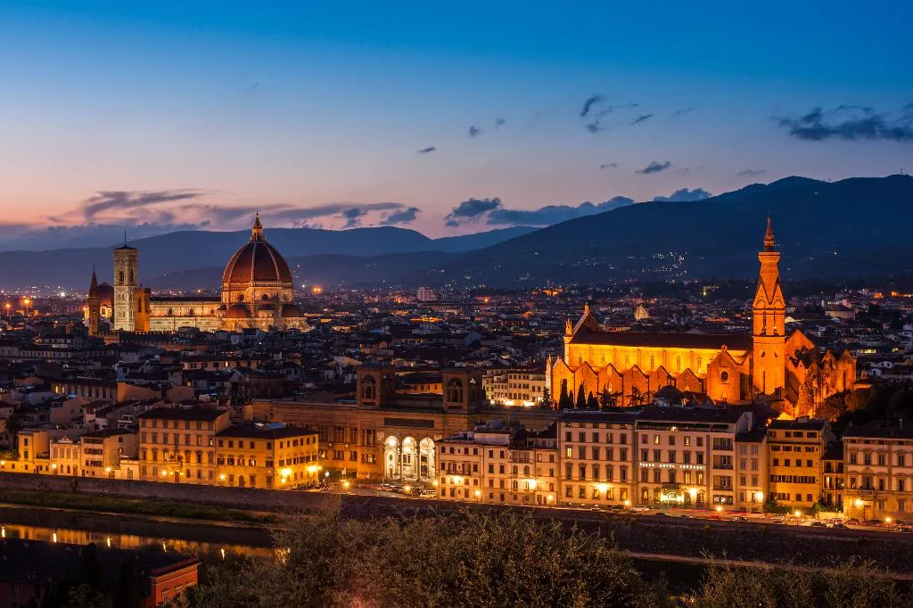 General view, Plaza Lucchesi, Florence