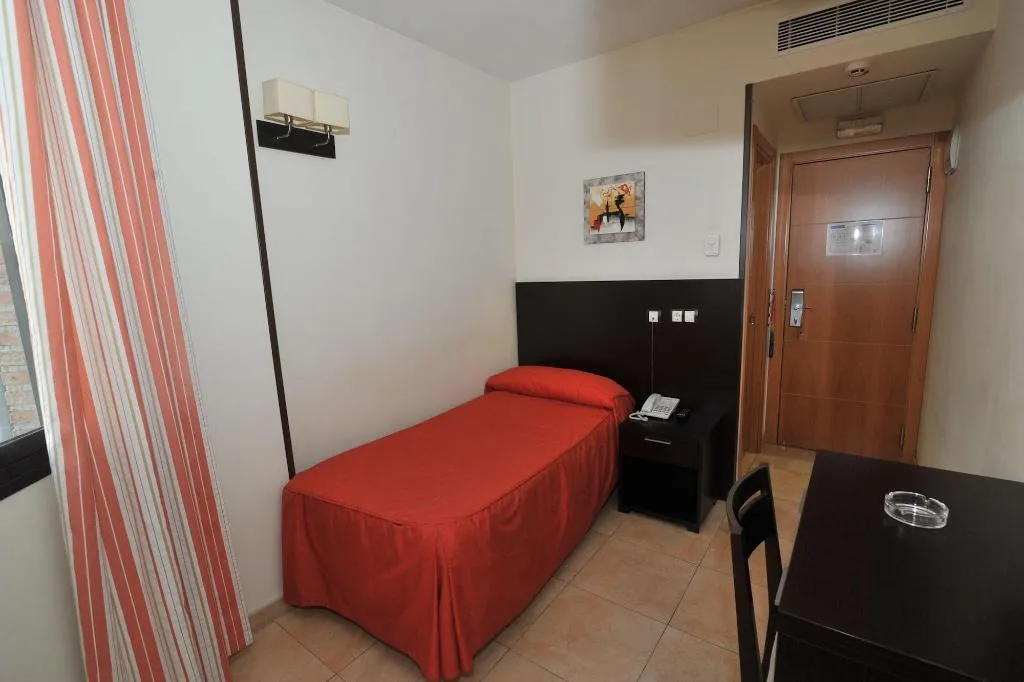 SINGLE STANDARD Room, Hostal Goyma Iii, Madrid