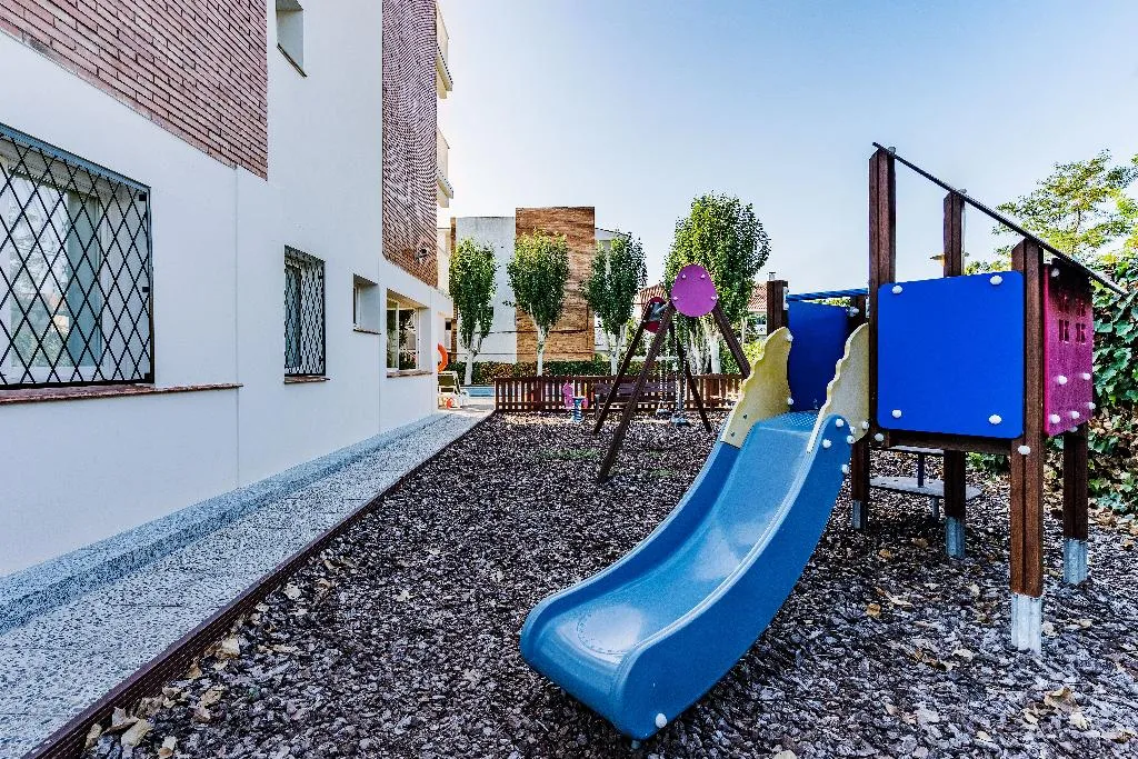 Sports and Entertainment, Sunway Arizona Apartments, Costa Brava