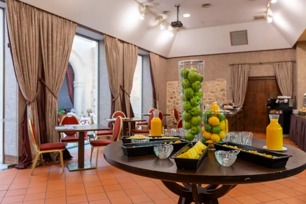 Restaurant, San Antonio El Real, Madrid