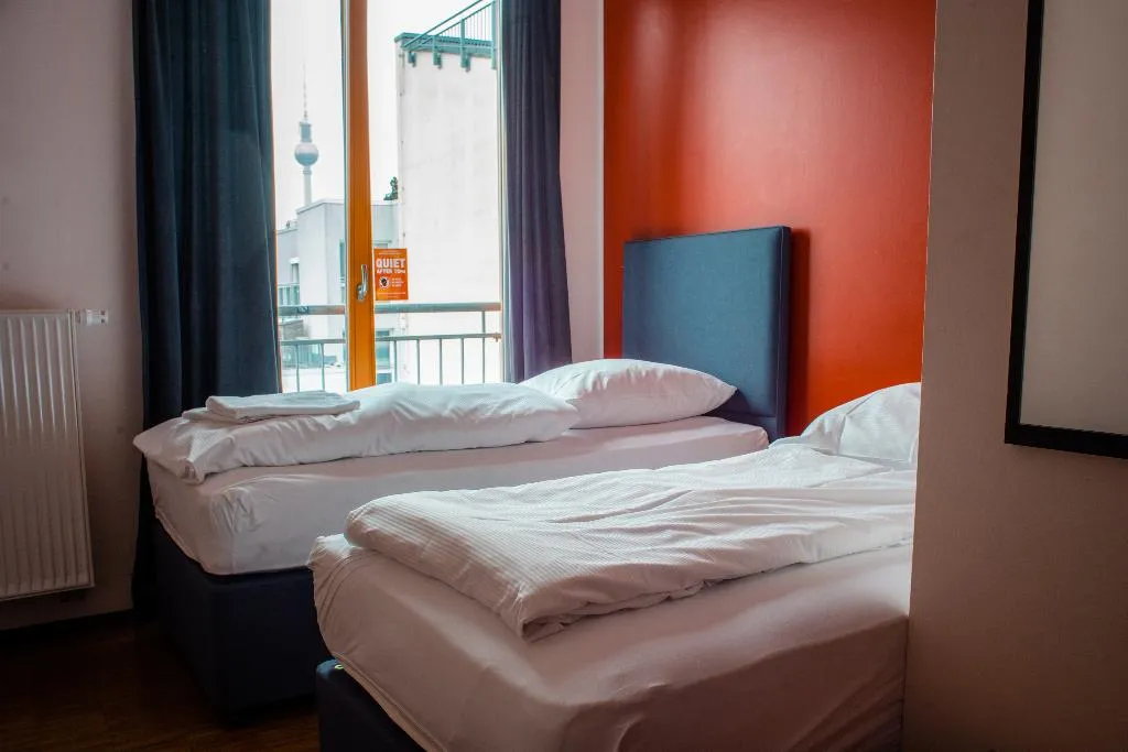 TWIN CAPACITY 2 Room, St Christopher's Berlin Mitte, Berlin