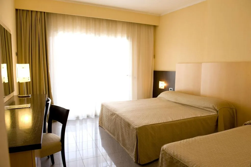 Room, Albergo Mediterraneo, Rome