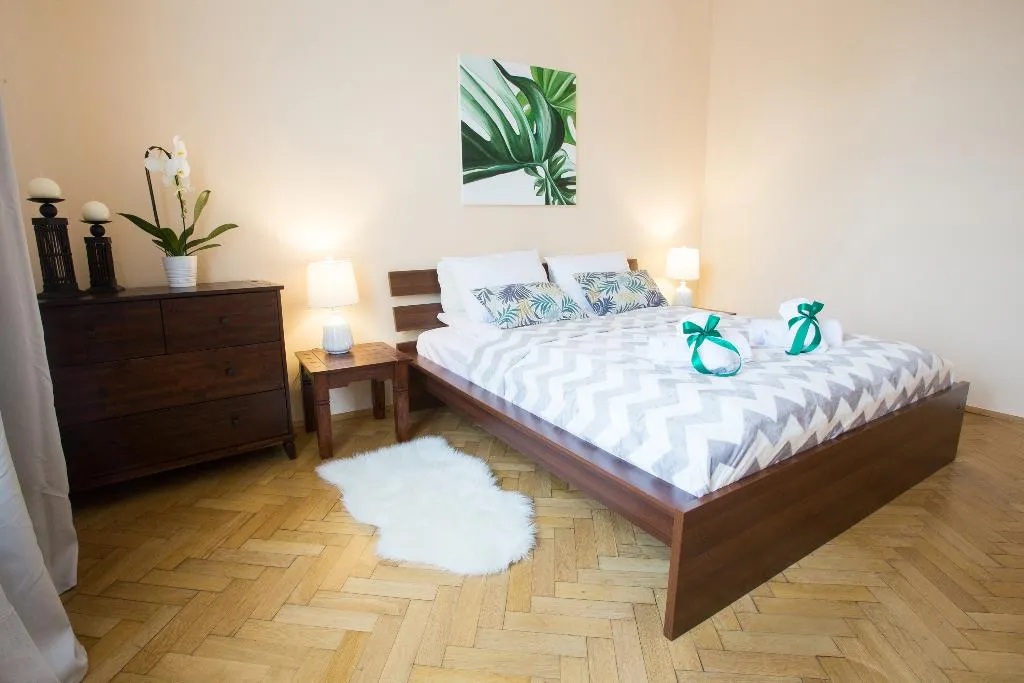 APARTMENT TWO BEDROOMS Room, Apartments Roman, Krakow