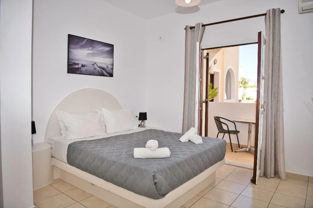 DOUBLE DELUXE CAPACITY 2 Room, Villa Angira, Santorini