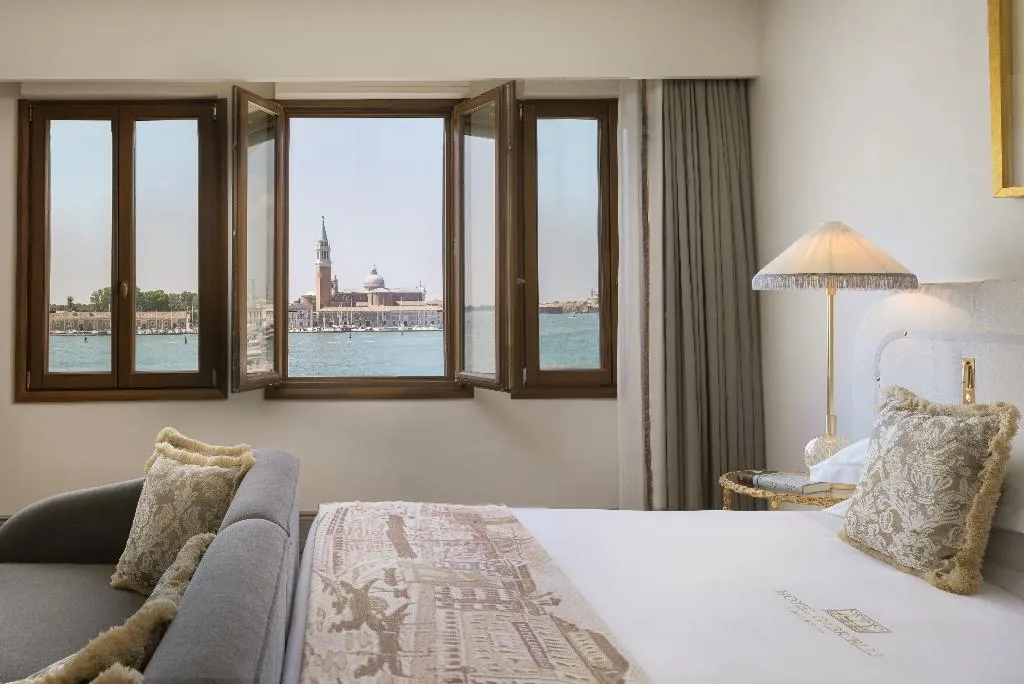 JUNIOR SUITE LAGOON VIEW Room, Hotel Gabrielli Venezia - Starhotels Collezione, Venice