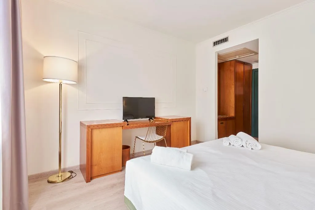 DOUBLE STANDARD Room, Cyrano, Milan
