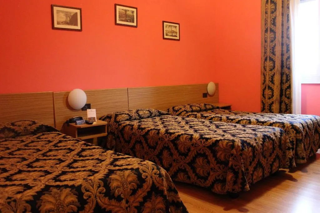 Room, Rex, Milan