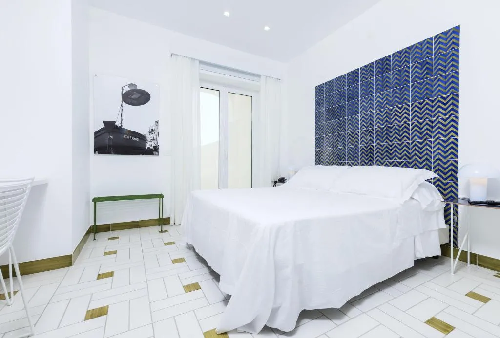 Room, Apollon Club, Naples