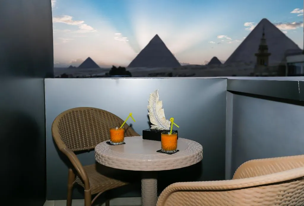 DOUBLE EXECUTIVE KING BED Room, Pyramid Edge Hotel & Exclusive Pyramids View Roof, Cairo