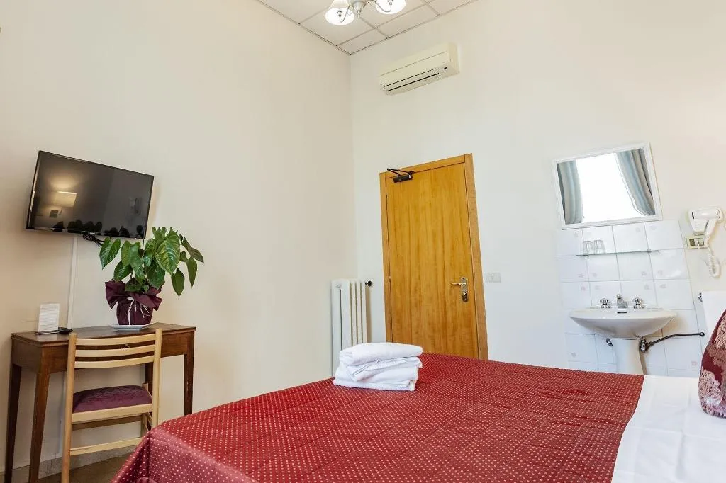 Room, Hotel St. James, Florence