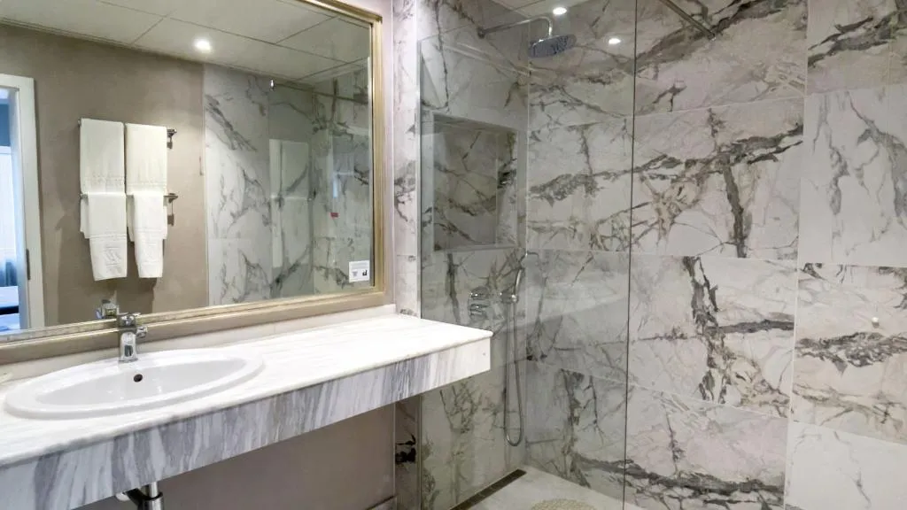 DOUBLE SINGLE USE DELUXE SEA VIEW Room, International Hotel Casino & Tower Suites, Varna