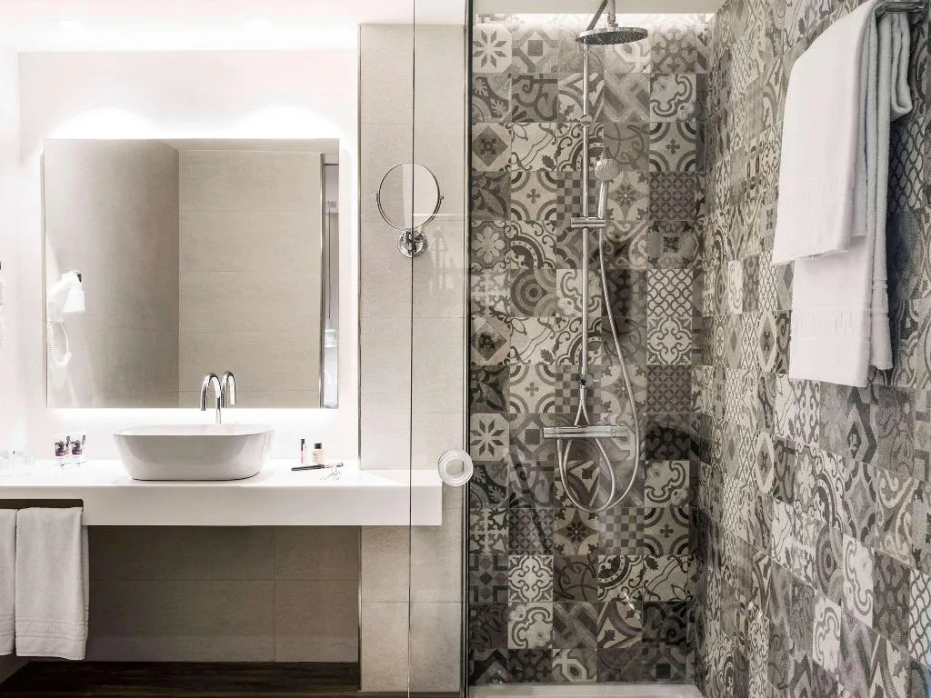 JUNIOR SUITE STANDARD Room, Mercure Barcelona Condor, Barcelona