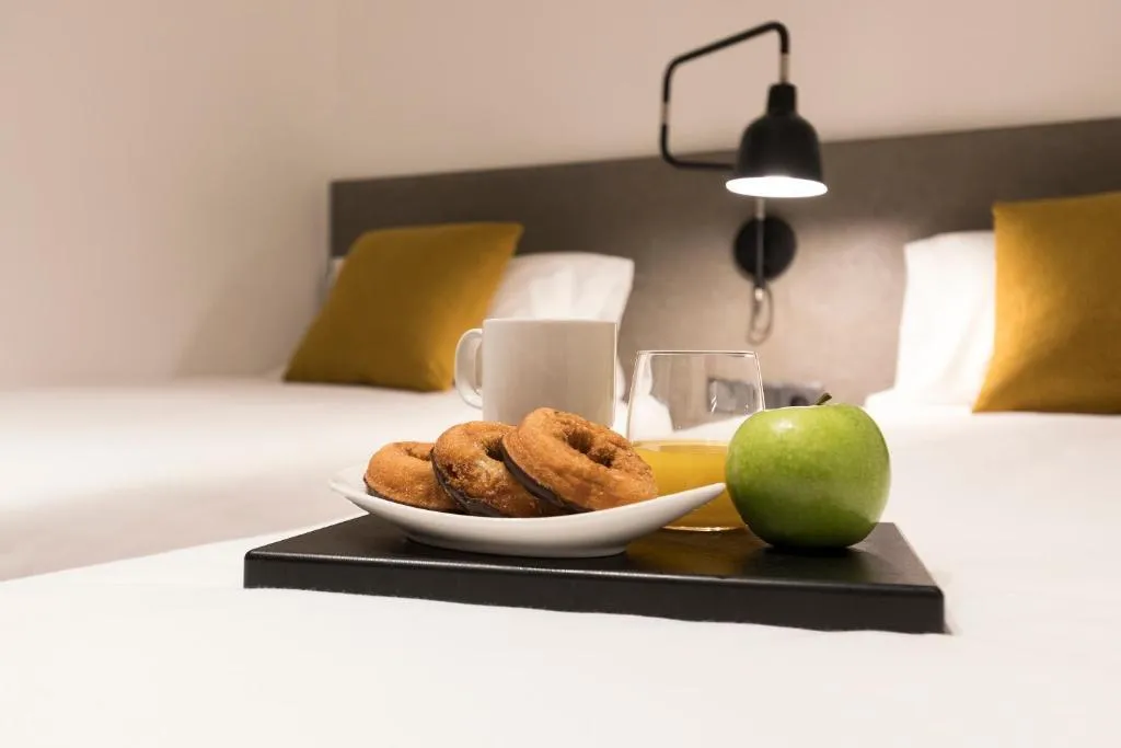 APARTMENT THREE BEDROOMS Room, Aspasios Sagrada Familia Apartments, Barcelona