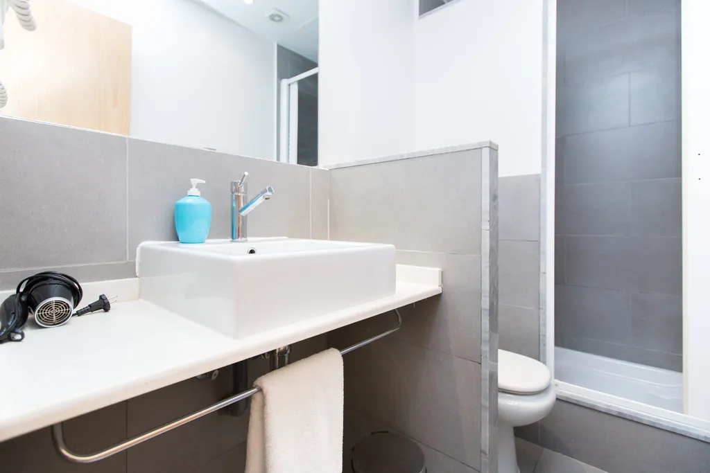 STUDIO SUPERIOR Room, AinB Las Ramblas-Colón Apartments, Barcelona