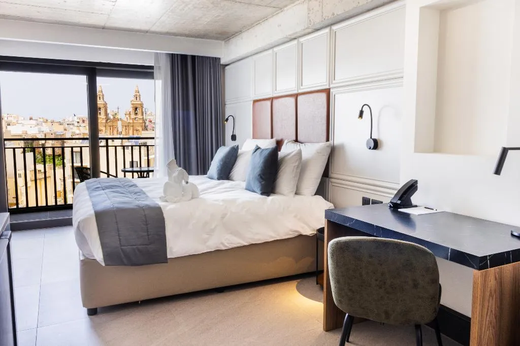 SINGLE SUPERIOR CITY VIEW Room, The Londoner Hotel Sliema, Malta
