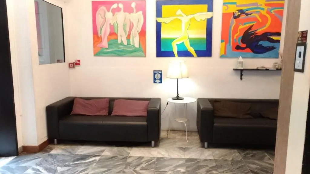 Lobby, Victoria, Florence