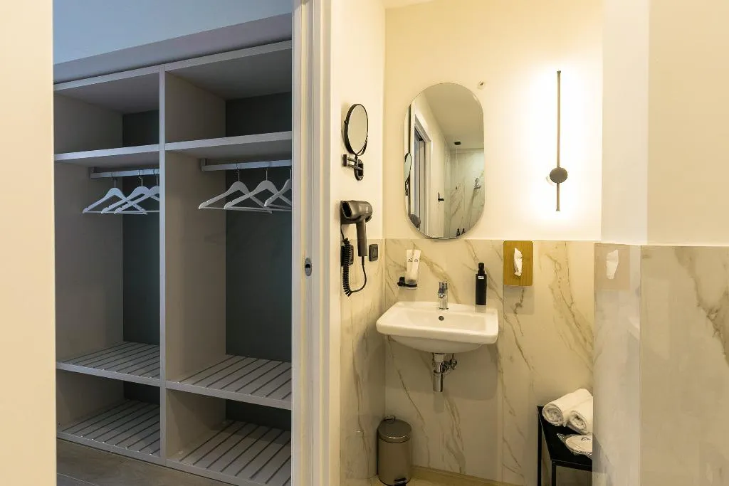 QUADRUPLE DELUXE TWO BEDROOM Room, Aiello Hotels - Citylife Apartments, Milan