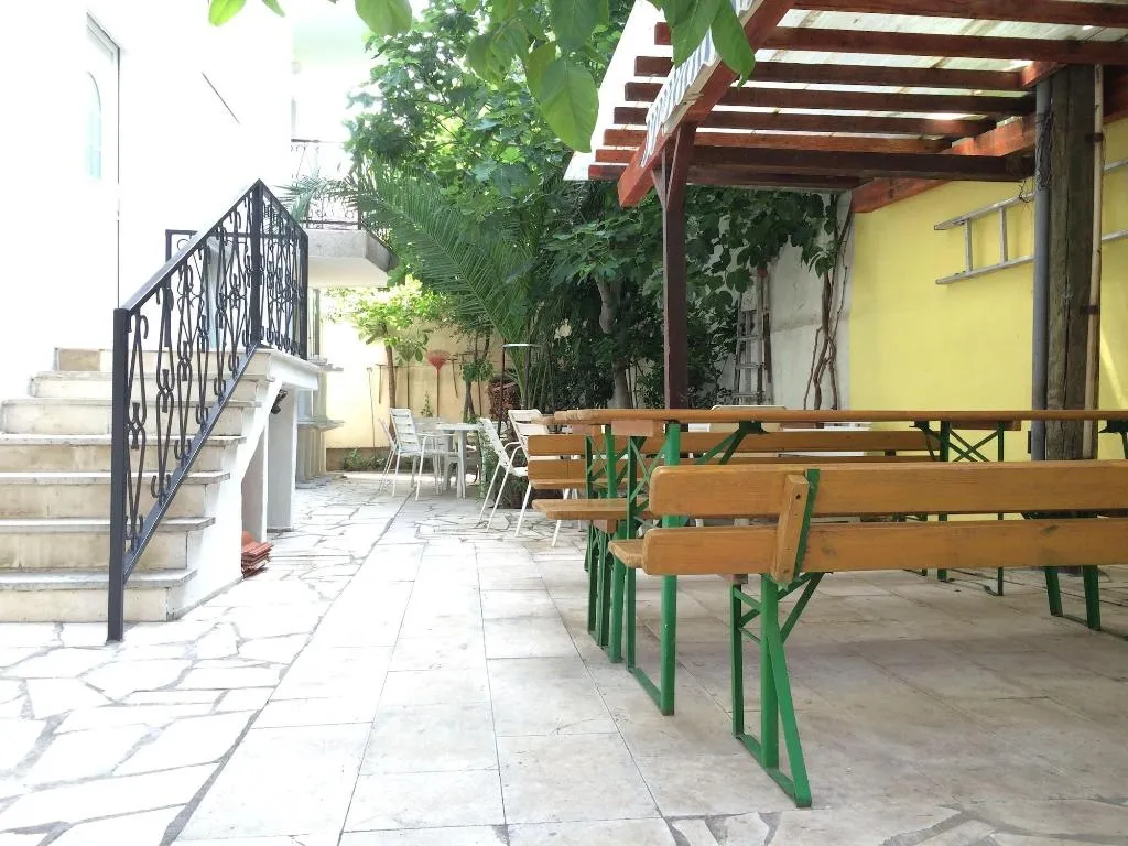 Sports and Entertainment, Pansion Begić, Split