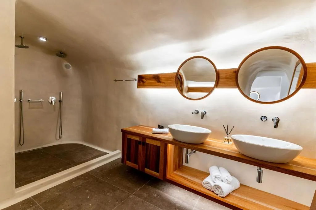Room, Victoria Caves, Santorini
