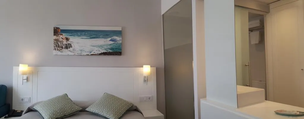 Double or Twin SIDE SEA VIEW Room, Pinos Playa Hotel, Majorca