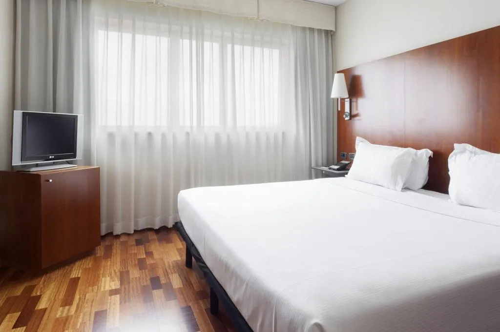 DOUBLE QUEEN SIZE BED Room, AC Madrid Alcalá de Henares, Madrid