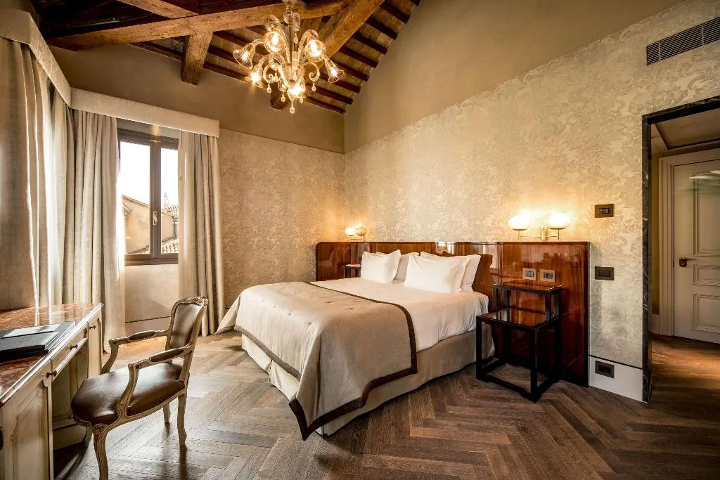 DOUBLE DELUXE Room, NH Collection Venezia Grand Hotel Palazzo dei Dogi, Venice