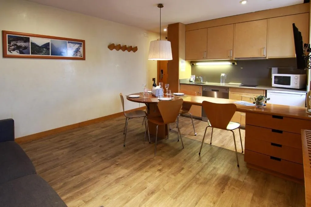 APARTMENT LAKE VIEW Room, Vall De Nuria Apartamentos, Costa Brava