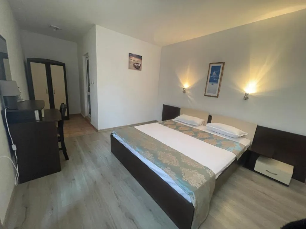 APARTMENT TWO BEDROOMS TWO BATHROOMS Room, Hotel Aqua Ravda, Bourgas