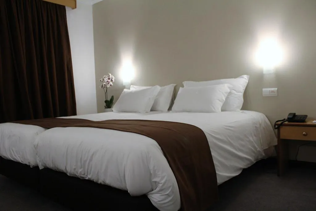 DOUBLE STANDARD Room, Estoril 7, Lisbon